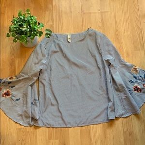 Embroidered striped shirt 🌹🌿